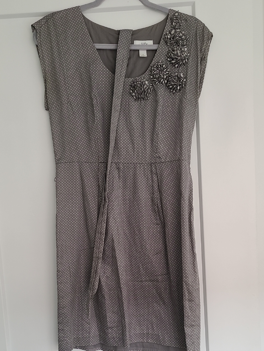 LOFT Grey Polka Dot Sleeveless Midi Dress with Floral Appliqué